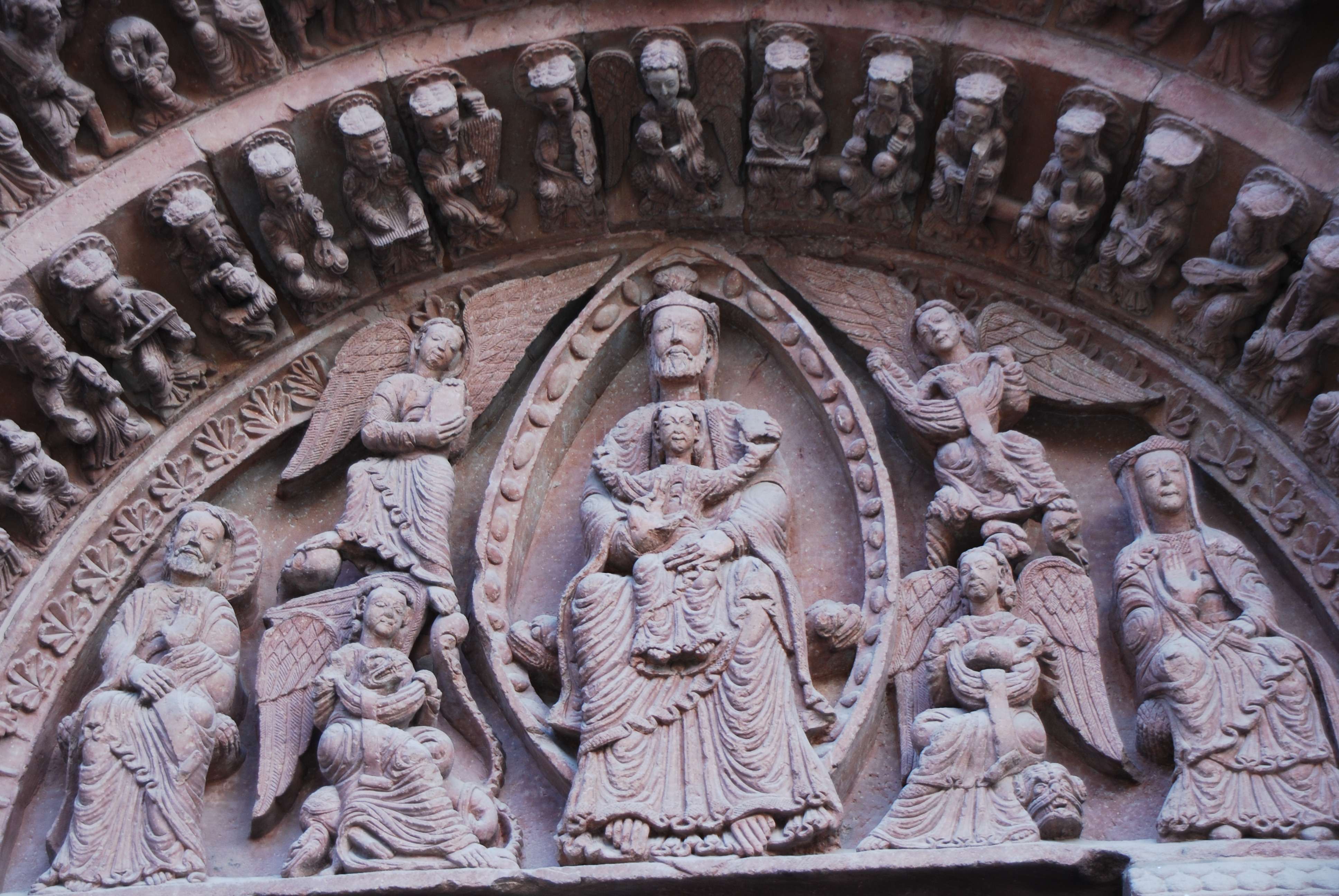 Chartres: Arte, espiritualidad y esoterismo. - Blogs de Francia - De la Basílica a la Catedral Gótica. (6)