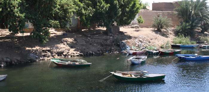 En Dahabiya, por el Nilo, con otros ojos - Blogs de Egipto - 4to. Día. Nunca más (27)